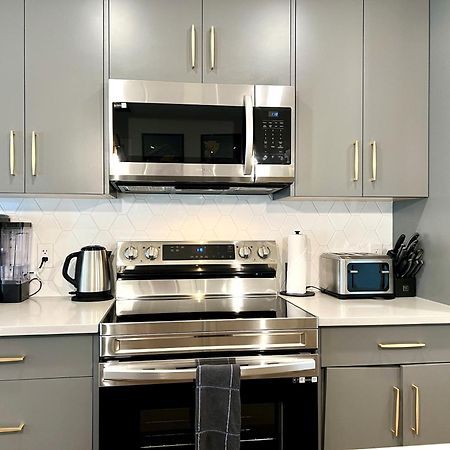 Brand New 2Br Condo With Outdoor Swimming Pool And Hot Tub Canmore Exteriér fotografie